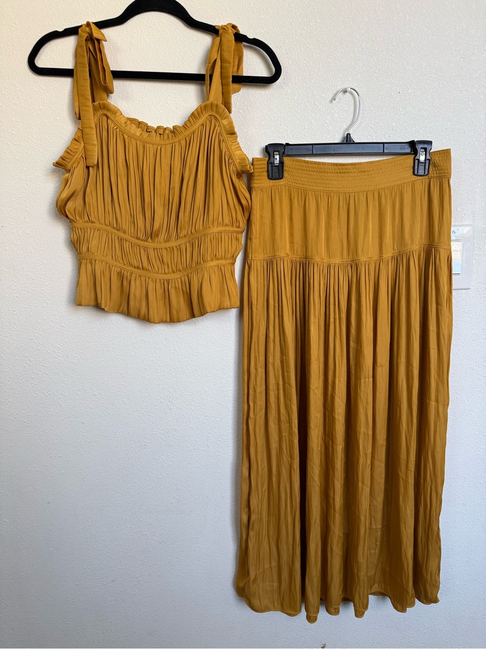 Rachel Zoe 2 Piece Mustard Pleated Skirt Set Tie Strap Boho Size M - Picture 2 of 10